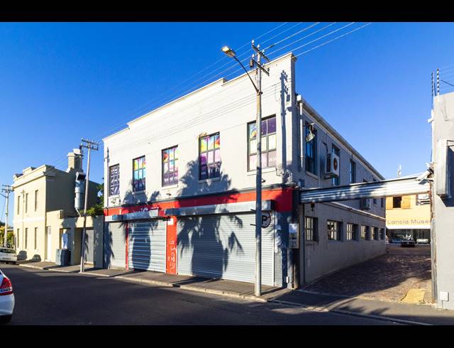 275M² BUILDING TO LET IN WOODSTOCK